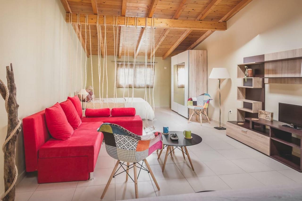Elina'S Easygoing Apartment Mantouki المظهر الخارجي الصورة